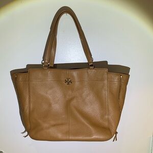 Tory Burch Sandal beige purse - good condition